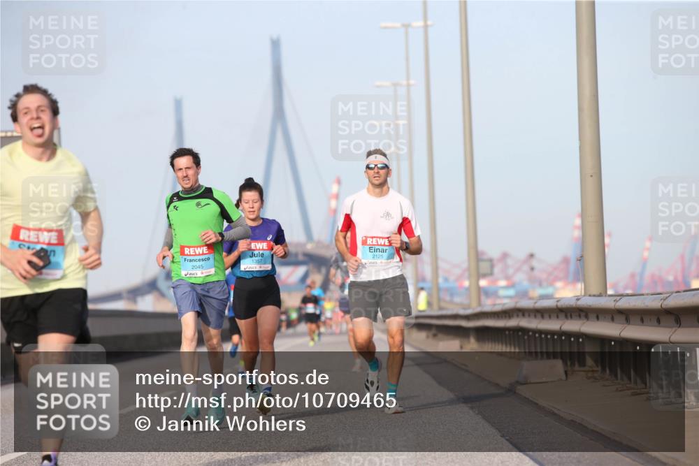 03.10.2026 - Köhlbrandbrückenlauf Jannik Wohlers http://msf.ph/oto/10709465 03.10.2026 09:41:23 Position 3 2045, 2125, 1357 meine-sportfotos.de