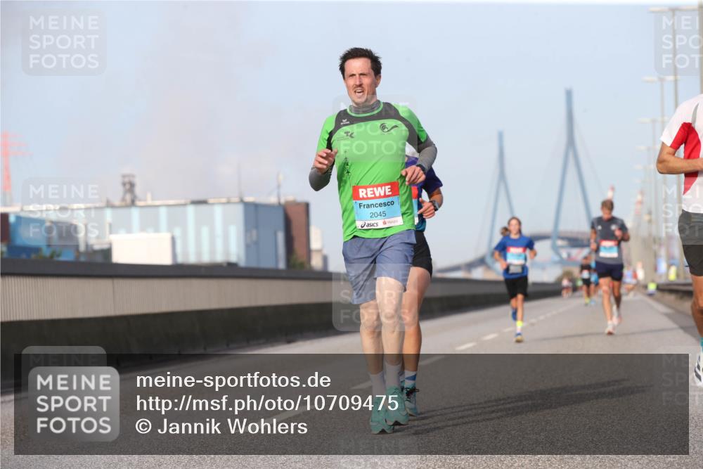 03.10.2026 - Köhlbrandbrückenlauf Jannik Wohlers http://msf.ph/oto/10709475 03.10.2026 09:41:27 Position 3 2045 meine-sportfotos.de