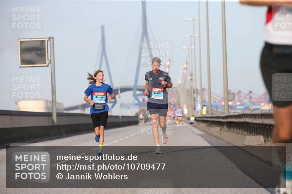 03.10.2026 - Köhlbrandbrückenlauf Jannik Wohlers http://msf.ph/oto/10709477 03.10.2026 09:41:28 Position 3 2278 meine-sportfotos.de
