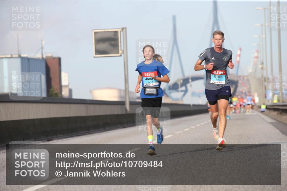 03.10.2026 - Köhlbrandbrückenlauf Jannik Wohlers http://msf.ph/oto/10709484 03.10.2026 09:41:29 Position 3 2278, 1142 meine-sportfotos.de