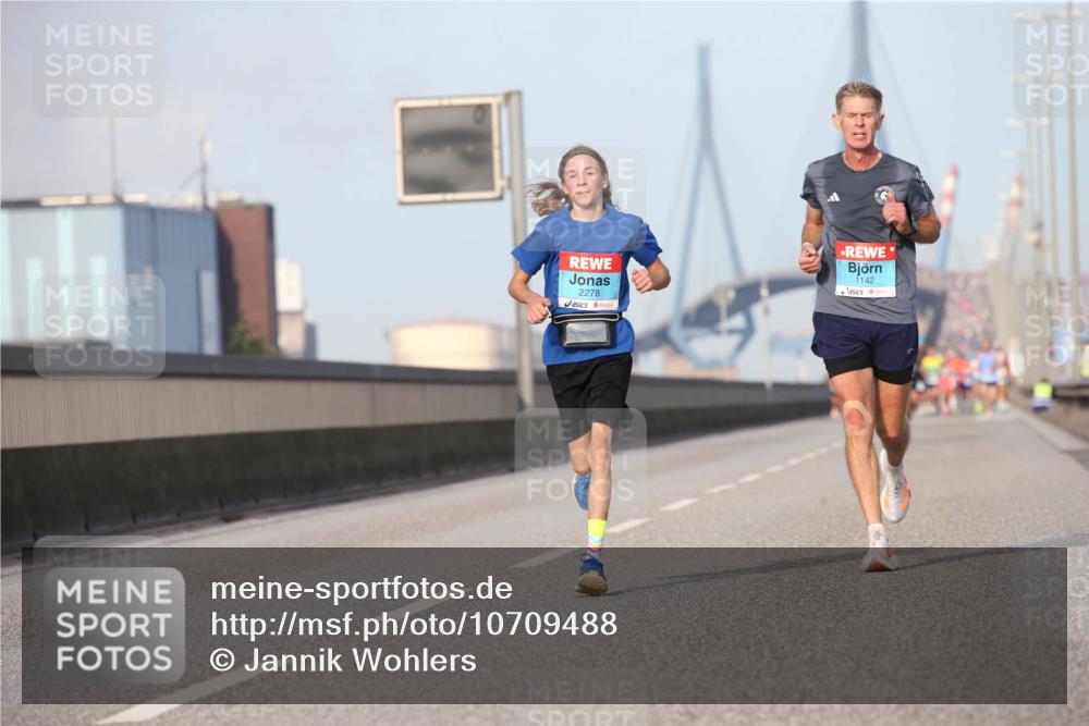 03.10.2026 - Köhlbrandbrückenlauf Jannik Wohlers http://msf.ph/oto/10709488 03.10.2026 09:41:30 Position 3 2278, 1142 meine-sportfotos.de