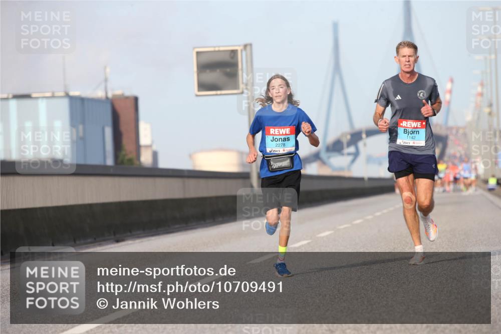 03.10.2026 - Köhlbrandbrückenlauf Jannik Wohlers http://msf.ph/oto/10709491 03.10.2026 09:41:30 Position 3 2278, 1142 meine-sportfotos.de
