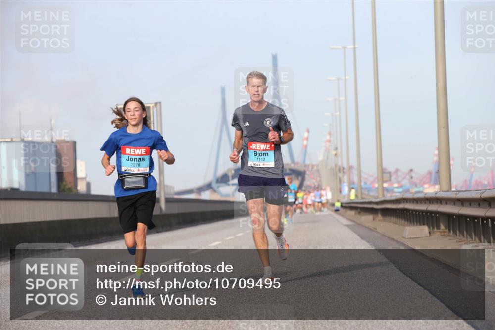 03.10.2026 - Köhlbrandbrückenlauf Jannik Wohlers http://msf.ph/oto/10709495 03.10.2026 09:41:31 Position 3 2278, 1142 meine-sportfotos.de