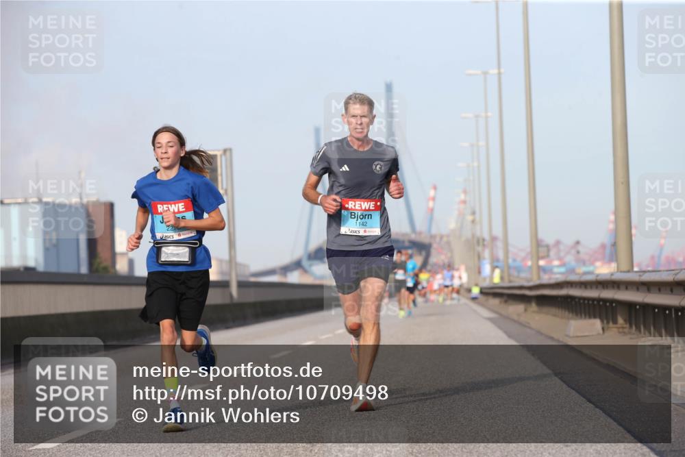 03.10.2026 - Köhlbrandbrückenlauf Jannik Wohlers http://msf.ph/oto/10709498 03.10.2026 09:41:31 Position 3 22, 1142 meine-sportfotos.de