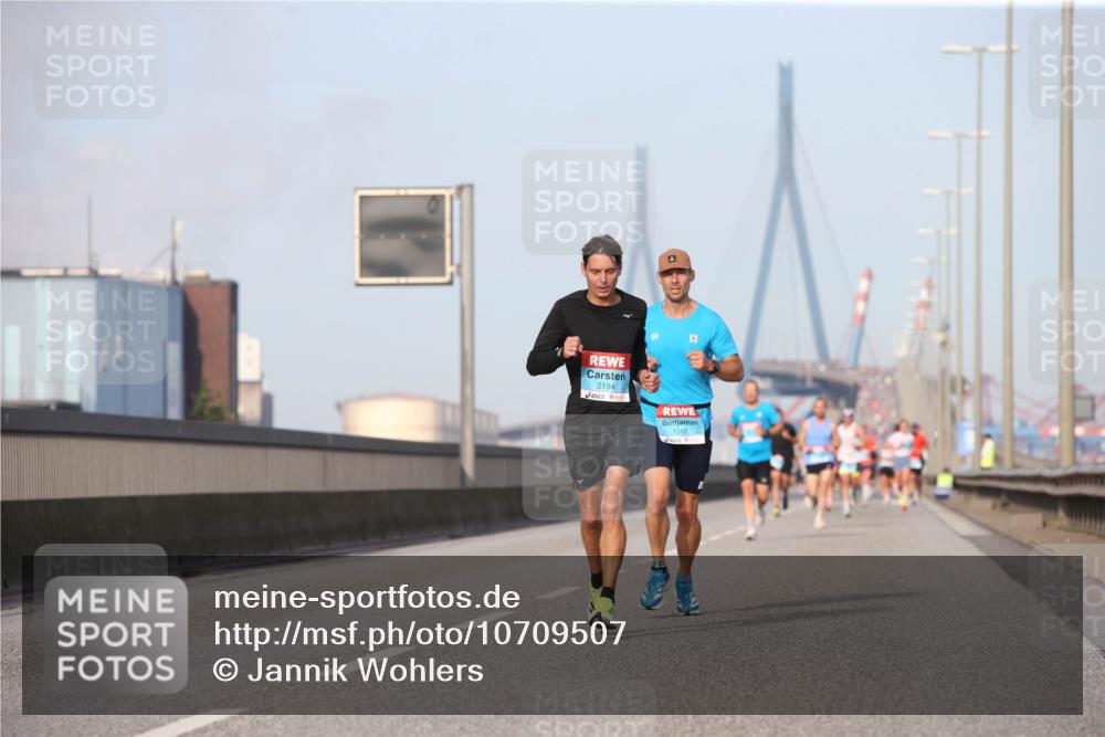 03.10.2026 - Köhlbrandbrückenlauf Jannik Wohlers http://msf.ph/oto/10709507 03.10.2026 09:41:44 Position 3 2194, 1261 meine-sportfotos.de