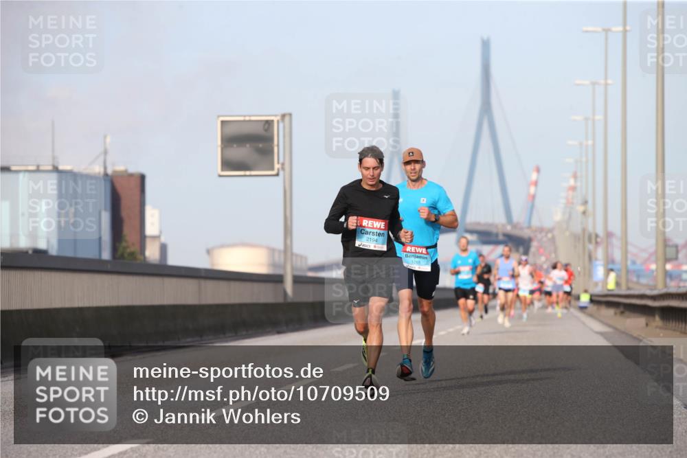 03.10.2026 - Köhlbrandbrückenlauf Jannik Wohlers http://msf.ph/oto/10709509 03.10.2026 09:41:44 Position 3 2194, 1261 meine-sportfotos.de