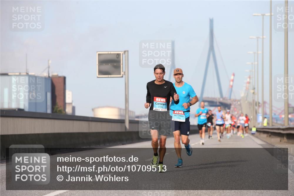 03.10.2026 - Köhlbrandbrückenlauf Jannik Wohlers http://msf.ph/oto/10709513 03.10.2026 09:41:44 Position 3 2194, 1261 meine-sportfotos.de