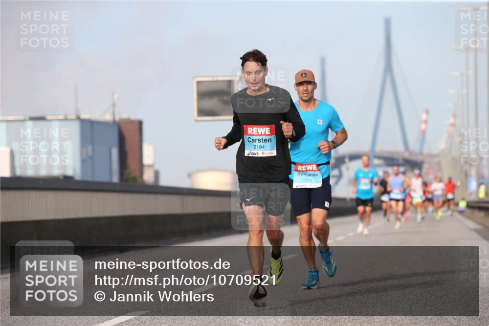 03.10.2026 - Köhlbrandbrückenlauf Jannik Wohlers http://msf.ph/oto/10709521 03.10.2026 09:41:45 Position 3 2194, 1261 meine-sportfotos.de