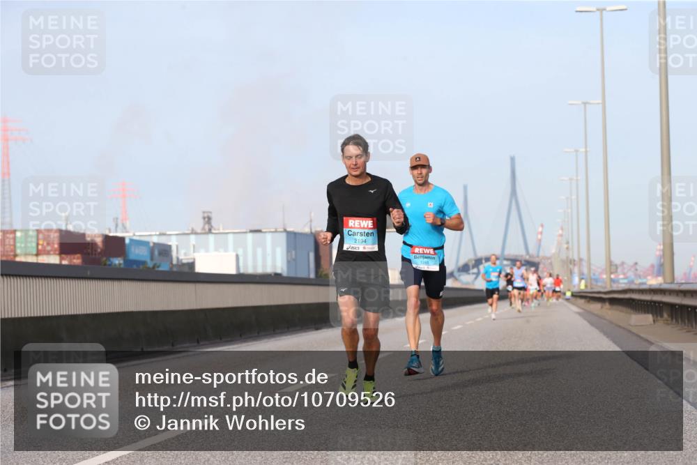 03.10.2026 - Köhlbrandbrückenlauf Jannik Wohlers http://msf.ph/oto/10709526 03.10.2026 09:41:47 Position 3 2194, 3, 1261 meine-sportfotos.de