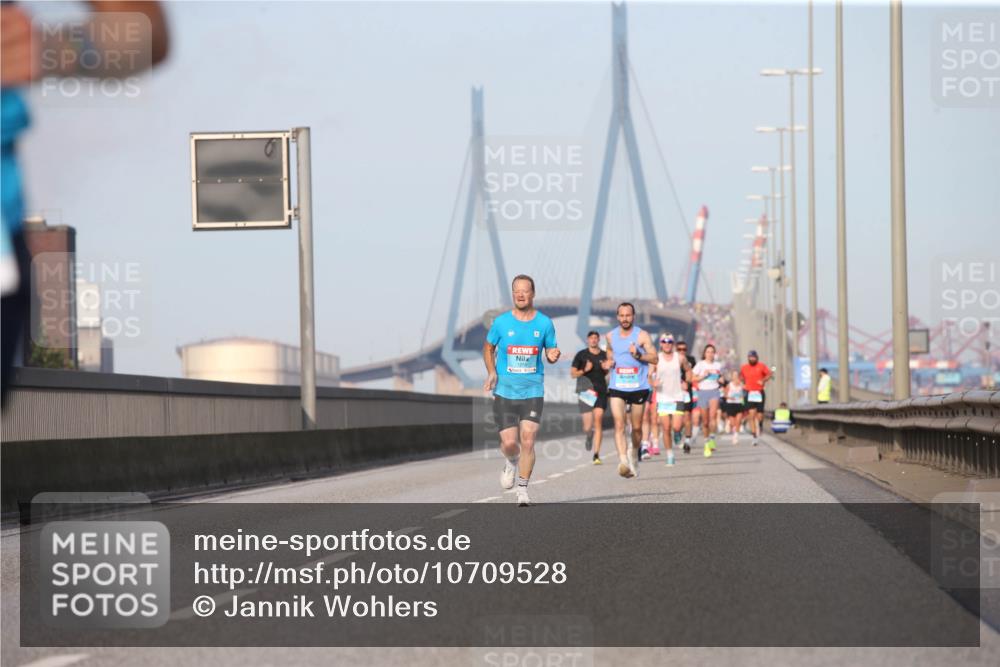 03.10.2026 - Köhlbrandbrückenlauf Jannik Wohlers http://msf.ph/oto/10709528 03.10.2026 09:41:49 Position 3  meine-sportfotos.de