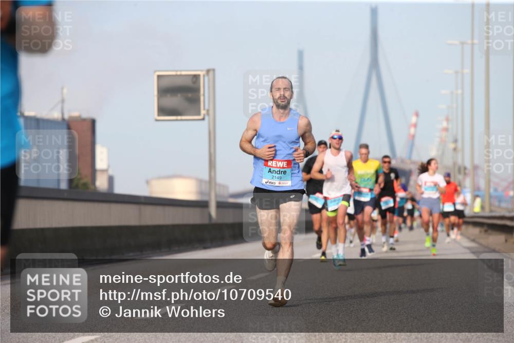 03.10.2026 - Köhlbrandbrückenlauf Jannik Wohlers http://msf.ph/oto/10709540 03.10.2026 09:41:57 Position 3 2149 meine-sportfotos.de