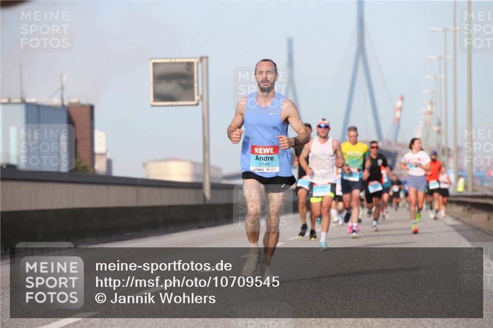 03.10.2026 - Köhlbrandbrückenlauf Jannik Wohlers http://msf.ph/oto/10709545 03.10.2026 09:41:57 Position 3 2149 meine-sportfotos.de