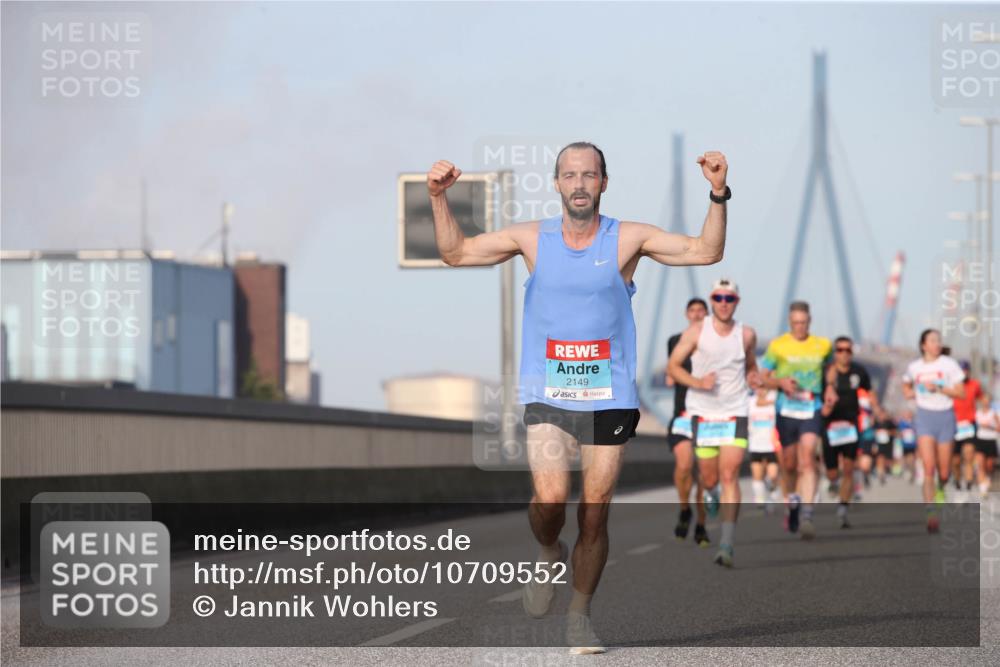03.10.2026 - Köhlbrandbrückenlauf Jannik Wohlers http://msf.ph/oto/10709552 03.10.2026 09:41:58 Position 3 2149 meine-sportfotos.de