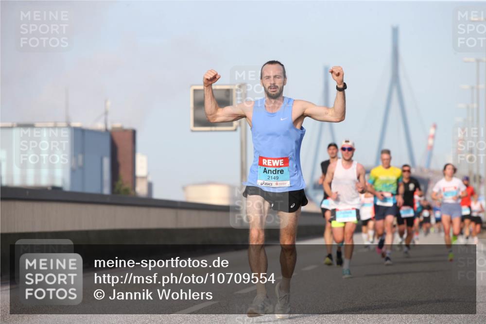 03.10.2026 - Köhlbrandbrückenlauf Jannik Wohlers http://msf.ph/oto/10709554 03.10.2026 09:41:58 Position 3 2149 meine-sportfotos.de