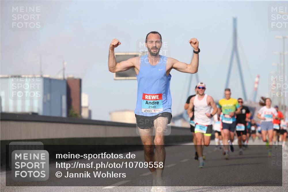 03.10.2026 - Köhlbrandbrückenlauf Jannik Wohlers http://msf.ph/oto/10709558 03.10.2026 09:41:58 Position 3 2149 meine-sportfotos.de