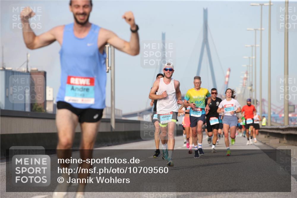 03.10.2026 - Köhlbrandbrückenlauf Jannik Wohlers http://msf.ph/oto/10709560 03.10.2026 09:41:59 Position 3 2108 meine-sportfotos.de