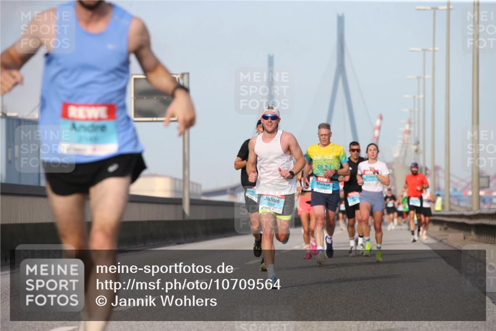 03.10.2026 - Köhlbrandbrückenlauf Jannik Wohlers http://msf.ph/oto/10709564 03.10.2026 09:42:00 Position 3 2108 meine-sportfotos.de