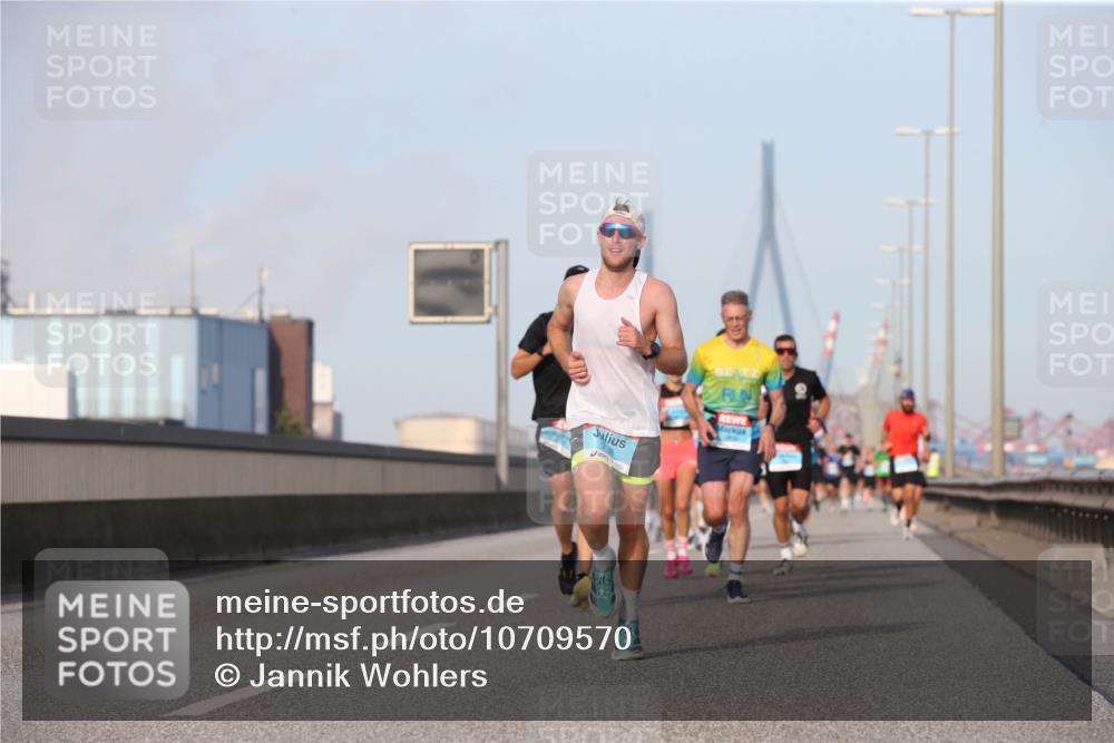 03.10.2026 - Köhlbrandbrückenlauf Jannik Wohlers http://msf.ph/oto/10709570 03.10.2026 09:42:02 Position 3  meine-sportfotos.de