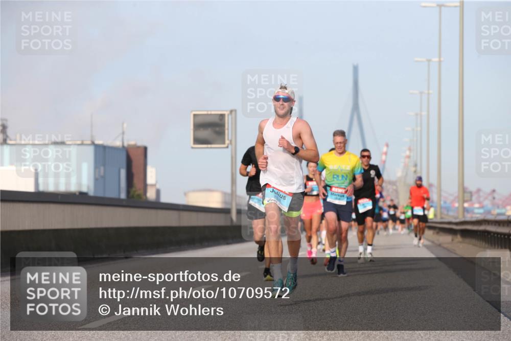 03.10.2026 - Köhlbrandbrückenlauf Jannik Wohlers http://msf.ph/oto/10709572 03.10.2026 09:42:02 Position 3  meine-sportfotos.de