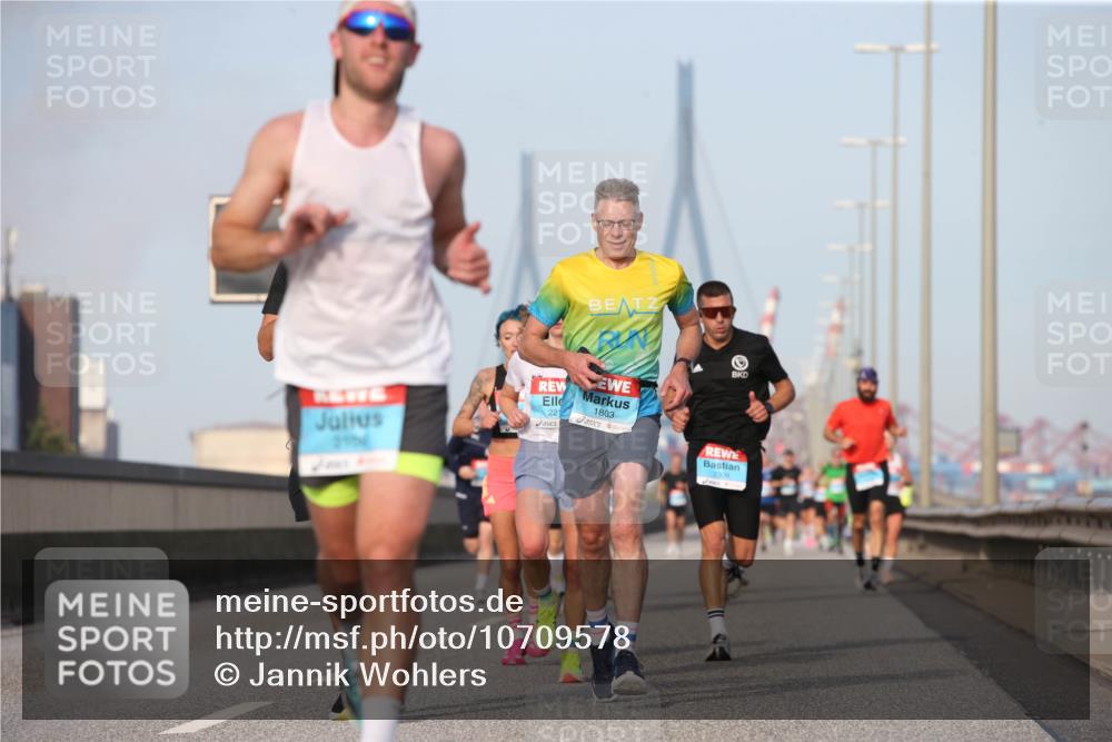 03.10.2026 - Köhlbrandbrückenlauf Jannik Wohlers http://msf.ph/oto/10709578 03.10.2026 09:42:03 Position 3 221, 1803, 2309 meine-sportfotos.de