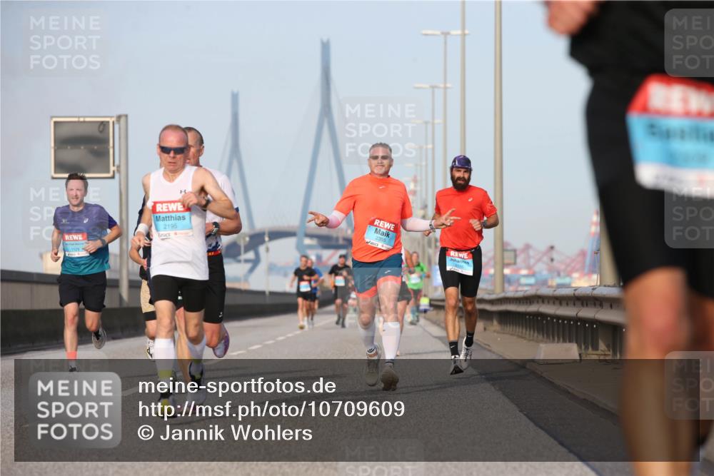 03.10.2026 - Köhlbrandbrückenlauf Jannik Wohlers http://msf.ph/oto/10709609 03.10.2026 09:42:08 Position 3 2195, 1129, 2355, 2155 meine-sportfotos.de