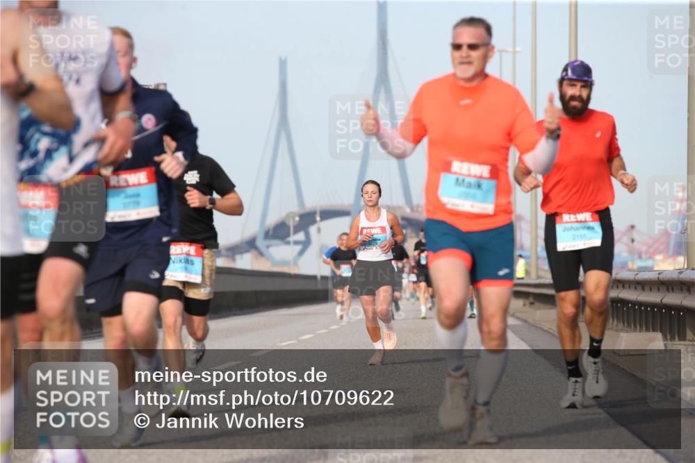 03.10.2026 - Köhlbrandbrückenlauf Jannik Wohlers http://msf.ph/oto/10709622 03.10.2026 09:42:10 Position 3 2155 meine-sportfotos.de