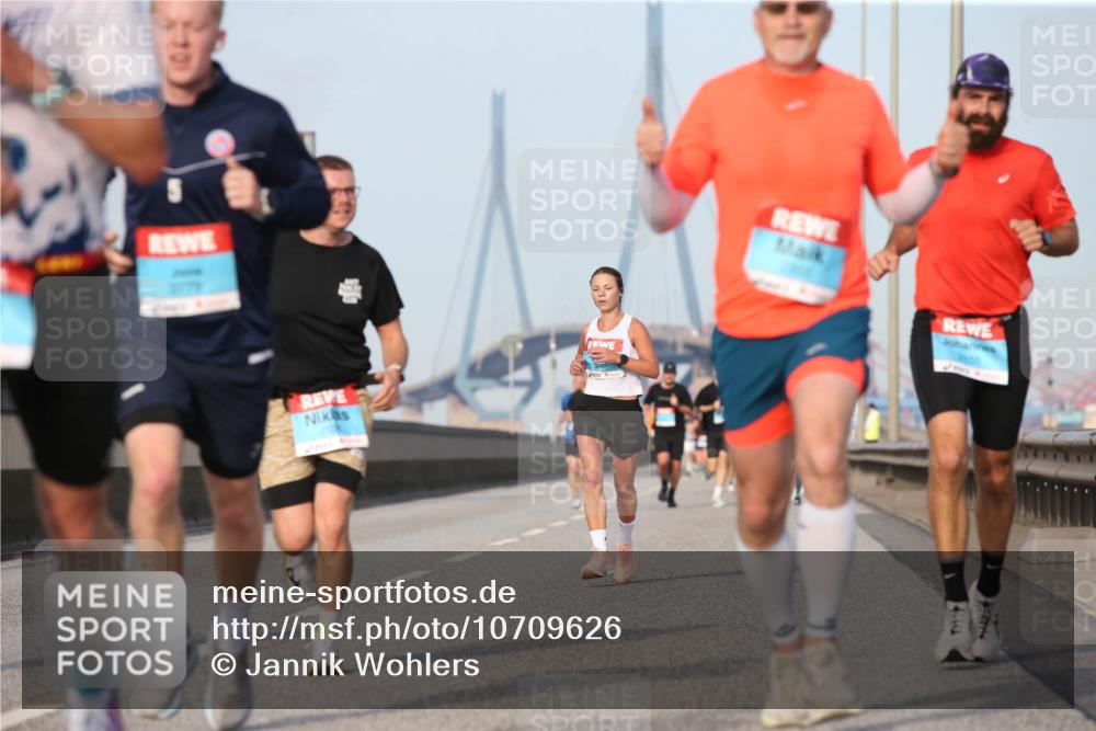 03.10.2026 - Köhlbrandbrückenlauf Jannik Wohlers http://msf.ph/oto/10709626 03.10.2026 09:42:11 Position 3  meine-sportfotos.de