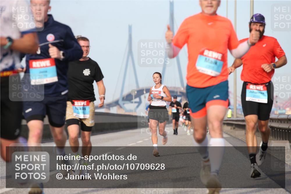 03.10.2026 - Köhlbrandbrückenlauf Jannik Wohlers http://msf.ph/oto/10709628 03.10.2026 09:42:11 Position 3 2155 meine-sportfotos.de