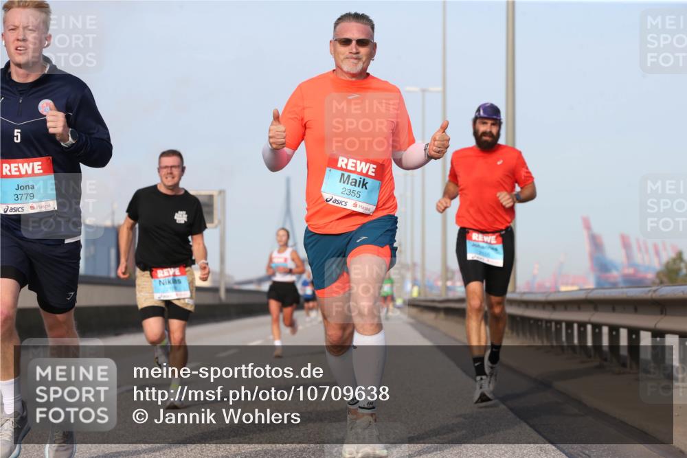 03.10.2026 - Köhlbrandbrückenlauf Jannik Wohlers http://msf.ph/oto/10709638 03.10.2026 09:42:12 Position 3 10, 5, 3779, 2355 meine-sportfotos.de
