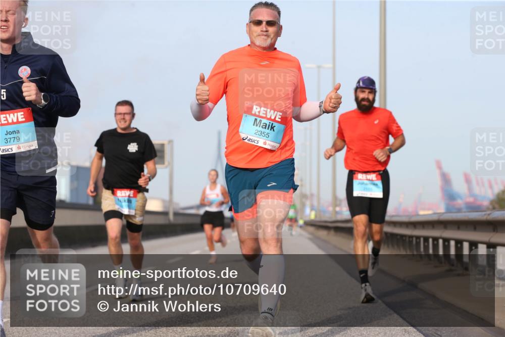 03.10.2026 - Köhlbrandbrückenlauf Jannik Wohlers http://msf.ph/oto/10709640 03.10.2026 09:42:12 Position 3 5, 3779, 2355 meine-sportfotos.de