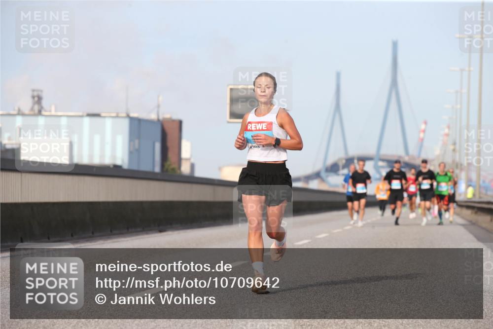 03.10.2026 - Köhlbrandbrückenlauf Jannik Wohlers http://msf.ph/oto/10709642 03.10.2026 09:42:15 Position 3  meine-sportfotos.de