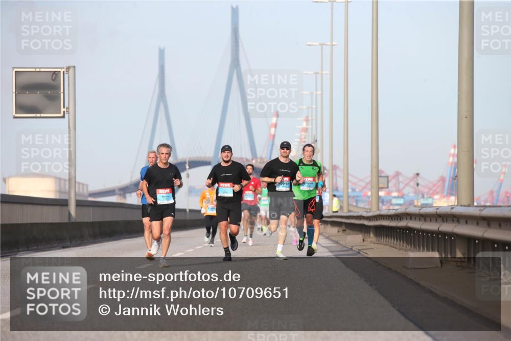 03.10.2026 - Köhlbrandbrückenlauf Jannik Wohlers http://msf.ph/oto/10709651 03.10.2026 09:42:19 Position 3  meine-sportfotos.de
