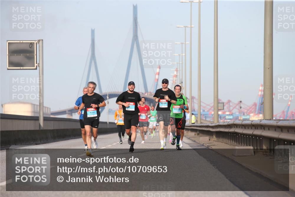 03.10.2026 - Köhlbrandbrückenlauf Jannik Wohlers http://msf.ph/oto/10709653 03.10.2026 09:42:19 Position 3  meine-sportfotos.de