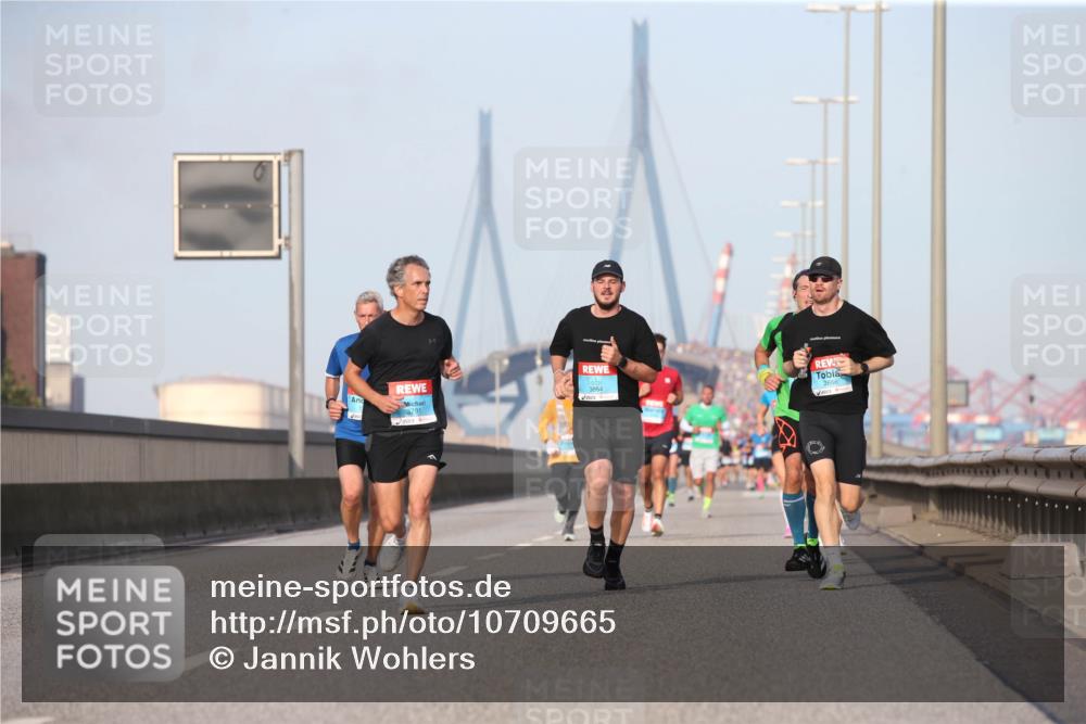 03.10.2026 - Köhlbrandbrückenlauf Jannik Wohlers http://msf.ph/oto/10709665 03.10.2026 09:42:21 Position 3 8791, 3864, 2656 meine-sportfotos.de