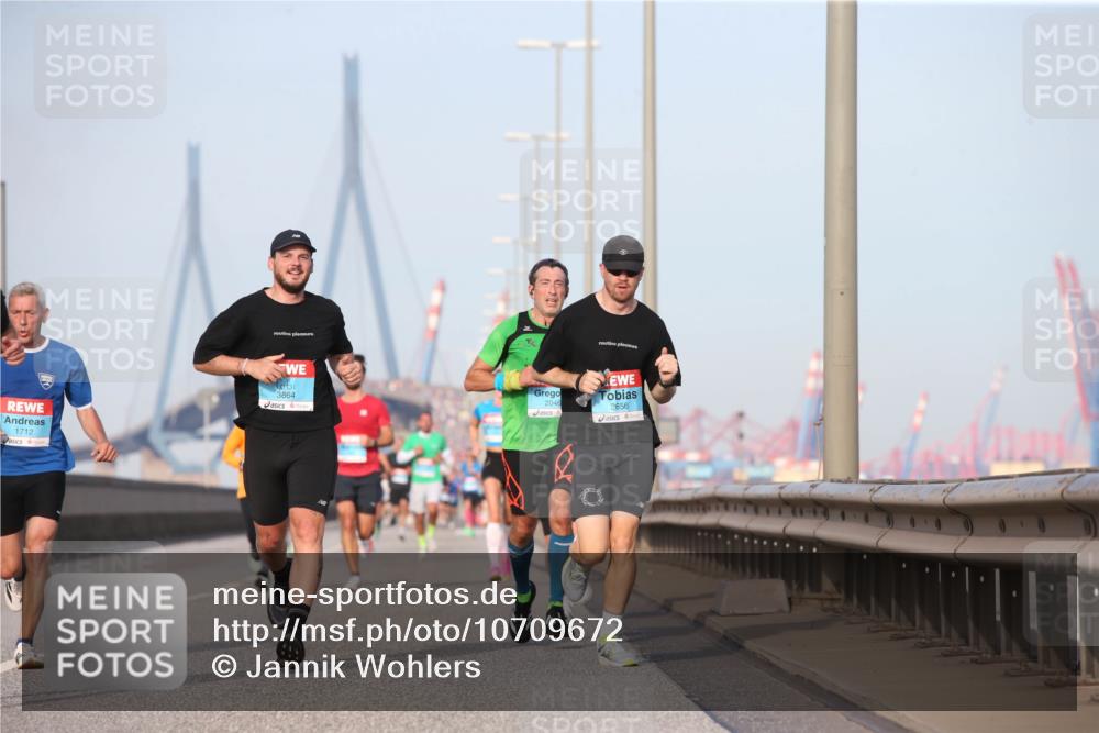 03.10.2026 - Köhlbrandbrückenlauf Jannik Wohlers http://msf.ph/oto/10709672 03.10.2026 09:42:23 Position 3 1712, 3864, 2046, 2656 meine-sportfotos.de