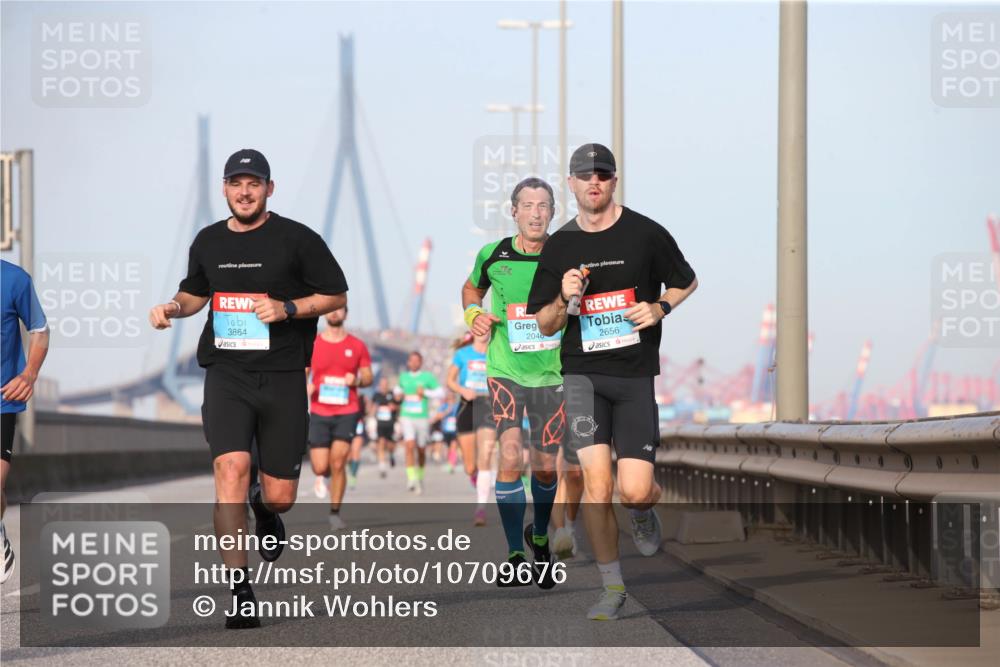03.10.2026 - Köhlbrandbrückenlauf Jannik Wohlers http://msf.ph/oto/10709676 03.10.2026 09:42:24 Position 3 3864, 2046, 2656 meine-sportfotos.de