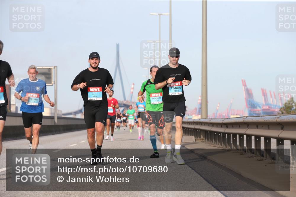 03.10.2026 - Köhlbrandbrückenlauf Jannik Wohlers http://msf.ph/oto/10709680 03.10.2026 09:42:25 Position 3 1712, 3864, 2656, 2046 meine-sportfotos.de