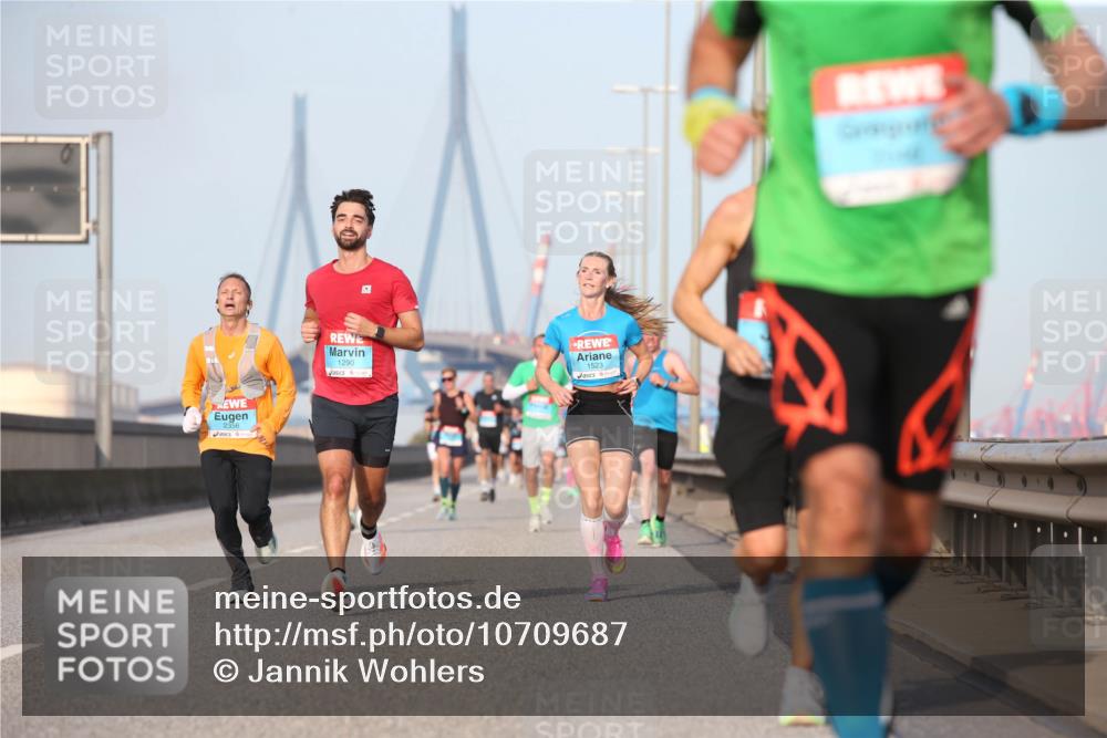 03.10.2026 - Köhlbrandbrückenlauf Jannik Wohlers http://msf.ph/oto/10709687 03.10.2026 09:42:28 Position 3 2356, 1290, 1523 meine-sportfotos.de