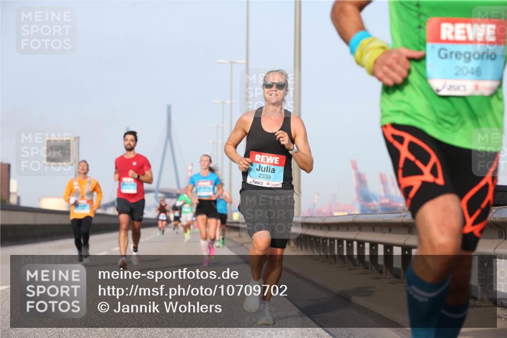 03.10.2026 - Köhlbrandbrückenlauf Jannik Wohlers http://msf.ph/oto/10709702 03.10.2026 09:42:29 Position 3 2339, 2046 meine-sportfotos.de