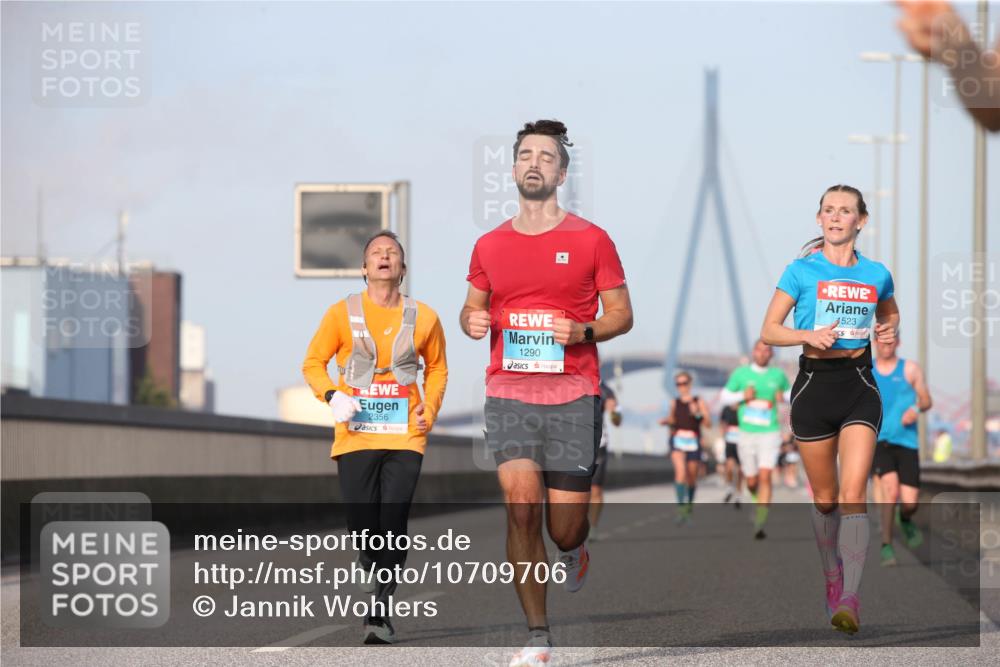 03.10.2026 - Köhlbrandbrückenlauf Jannik Wohlers http://msf.ph/oto/10709706 03.10.2026 09:42:30 Position 3 2356, 1290, 1523 meine-sportfotos.de