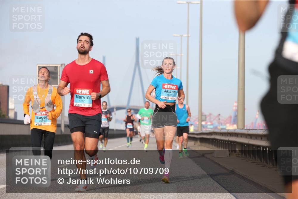 03.10.2026 - Köhlbrandbrückenlauf Jannik Wohlers http://msf.ph/oto/10709709 03.10.2026 09:42:31 Position 3 2356, 1290, 1523 meine-sportfotos.de