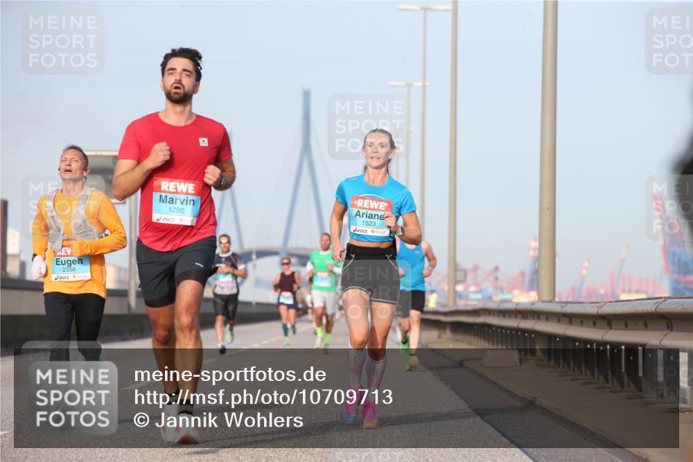 03.10.2026 - Köhlbrandbrückenlauf Jannik Wohlers http://msf.ph/oto/10709713 03.10.2026 09:42:31 Position 3 2356, 1290, 1523 meine-sportfotos.de