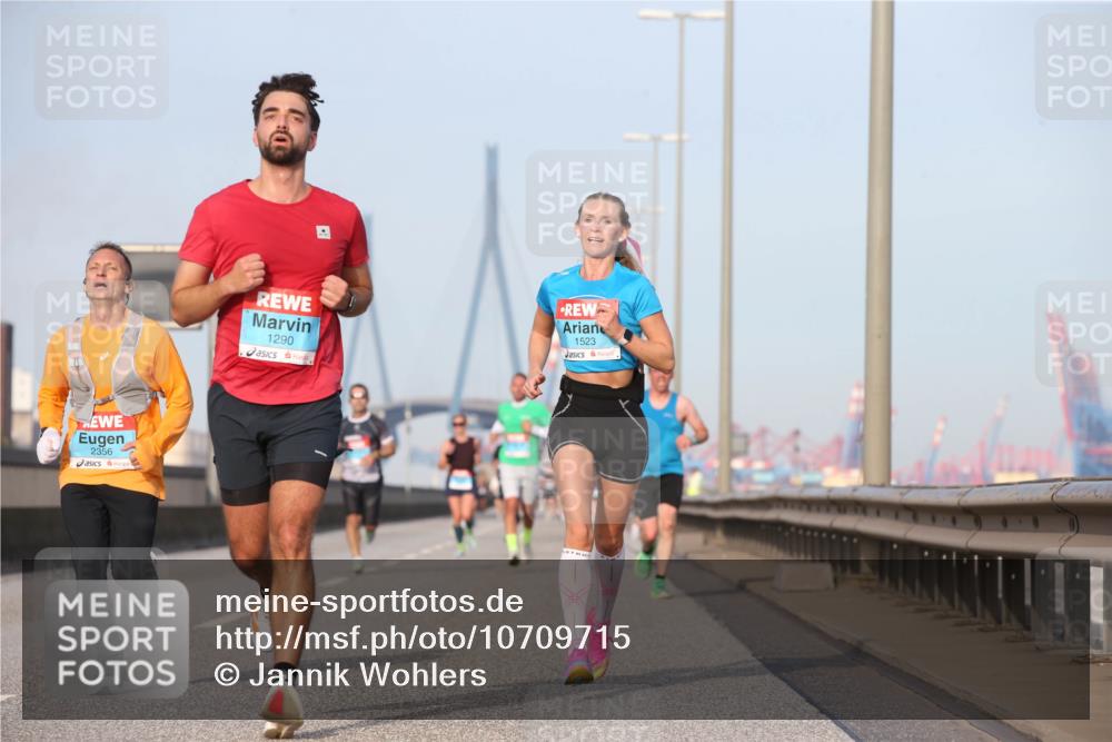03.10.2026 - Köhlbrandbrückenlauf Jannik Wohlers http://msf.ph/oto/10709715 03.10.2026 09:42:31 Position 3 2356, 1290, 1523 meine-sportfotos.de