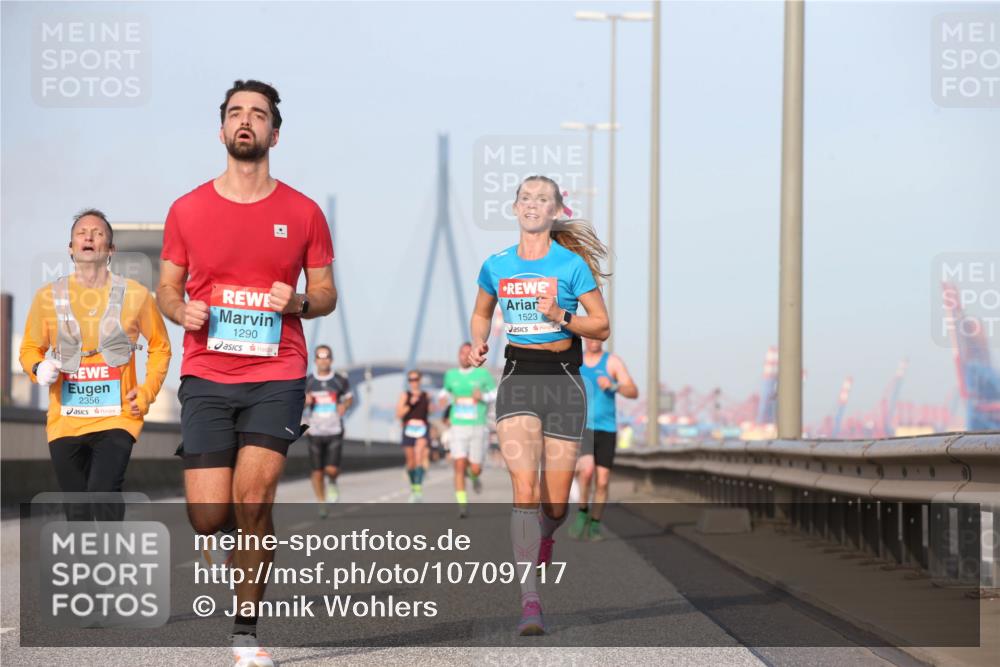 03.10.2026 - Köhlbrandbrückenlauf Jannik Wohlers http://msf.ph/oto/10709717 03.10.2026 09:42:31 Position 3 2356, 1290, 1523 meine-sportfotos.de