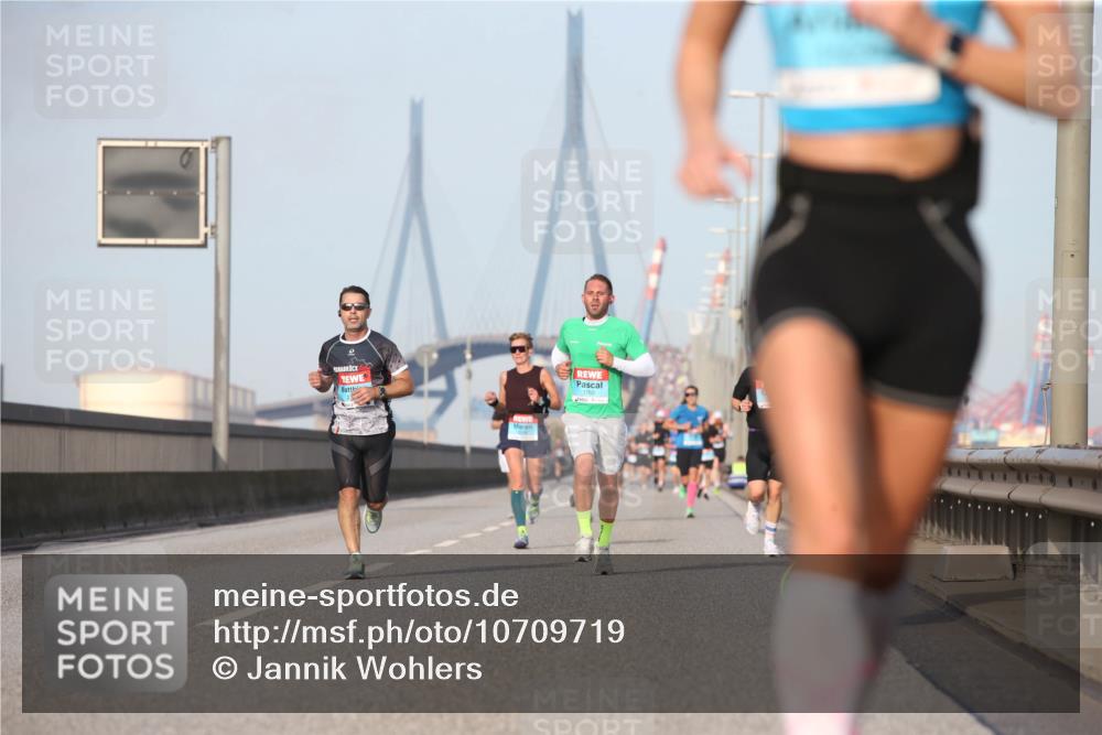 03.10.2026 - Köhlbrandbrückenlauf Jannik Wohlers http://msf.ph/oto/10709719 03.10.2026 09:42:33 Position 3  meine-sportfotos.de