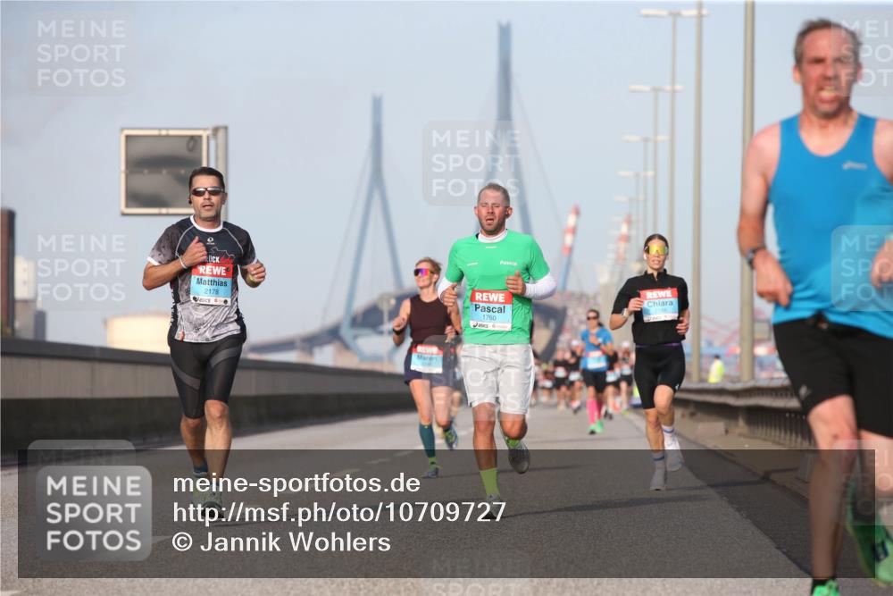 03.10.2026 - Köhlbrandbrückenlauf Jannik Wohlers http://msf.ph/oto/10709727 03.10.2026 09:42:36 Position 3 2178, 1760 meine-sportfotos.de