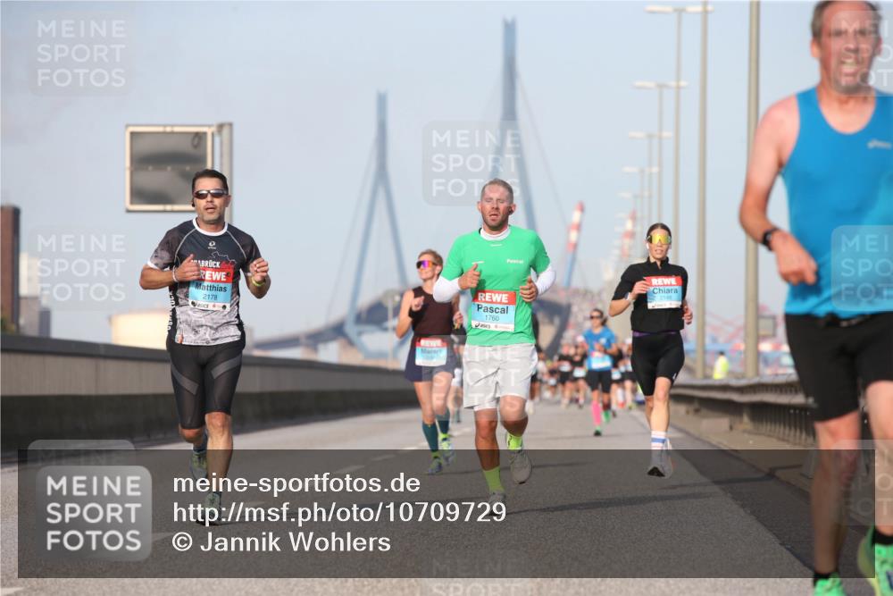 03.10.2026 - Köhlbrandbrückenlauf Jannik Wohlers http://msf.ph/oto/10709729 03.10.2026 09:42:36 Position 3 2178, 1760 meine-sportfotos.de