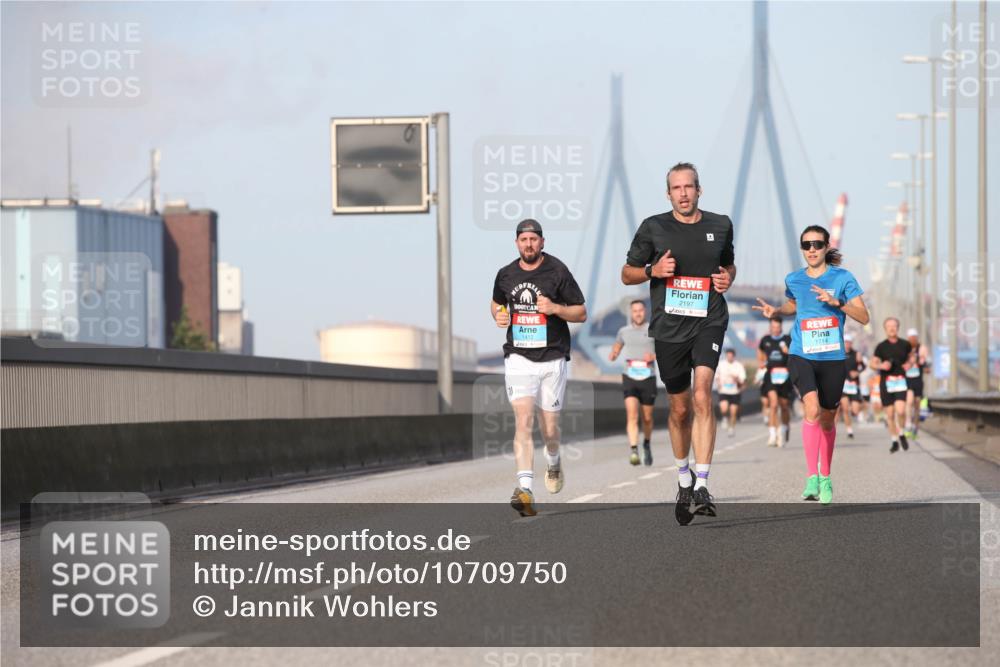 03.10.2026 - Köhlbrandbrückenlauf Jannik Wohlers http://msf.ph/oto/10709750 03.10.2026 09:42:44 Position 3 2197, 1714 meine-sportfotos.de