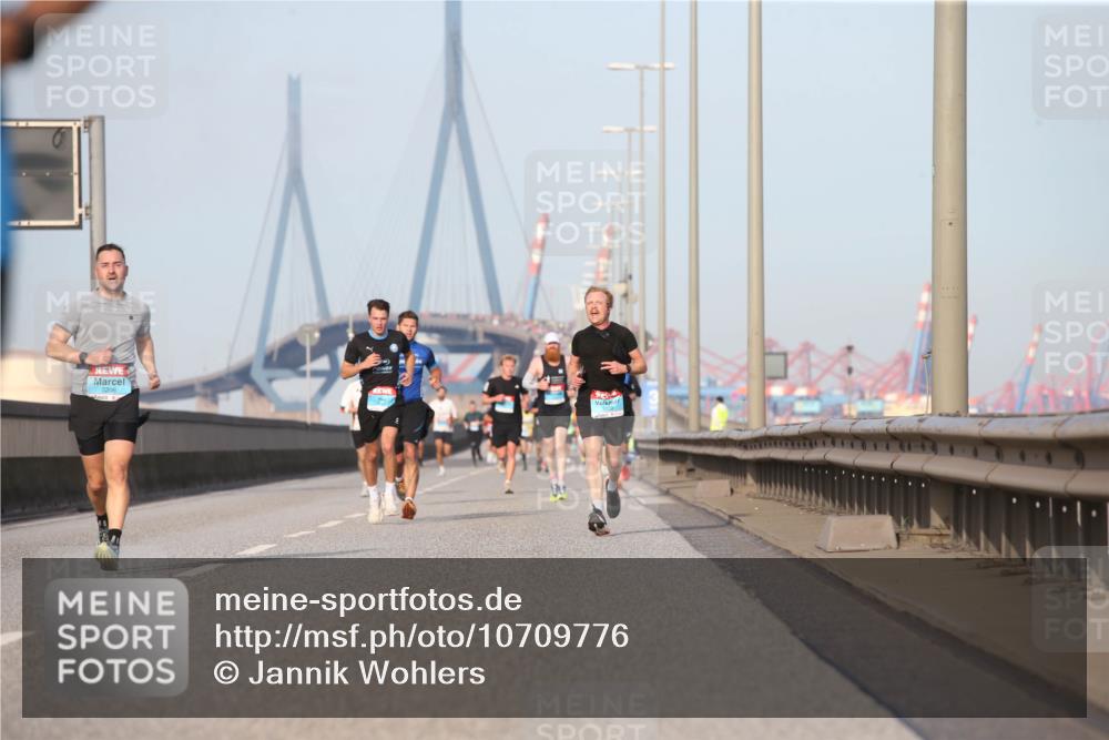 03.10.2026 - Köhlbrandbrückenlauf Jannik Wohlers http://msf.ph/oto/10709776 03.10.2026 09:42:51 Position 3  meine-sportfotos.de