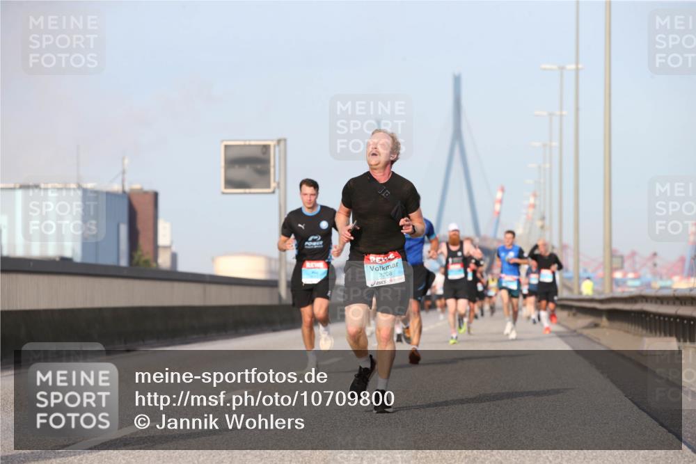 03.10.2026 - Köhlbrandbrückenlauf Jannik Wohlers http://msf.ph/oto/10709800 03.10.2026 09:42:57 Position 3 2208 meine-sportfotos.de